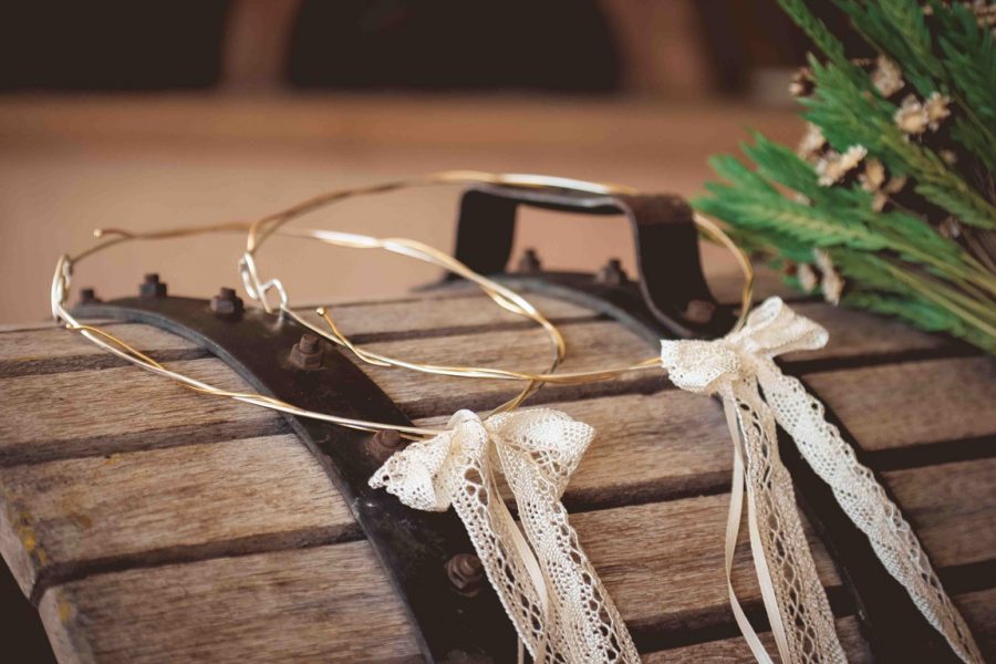 Στέφανα γάμου «άπειρο» με διπλή λευκόχρυση-επίχρυση βέργα | στέφανα γάμου επάργυρα από Velissaria.gr