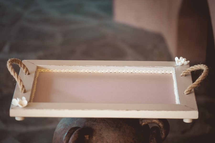 Δίσκος-καράφα-ποτήρι γάμου με διακόσμηση. | σετ γαμου δίσκος-καράφα-ποτήρι από Velissaria.gr