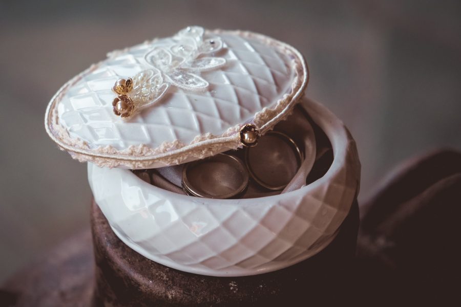 Πορσελάνινο κουτάκι για τις βέρες | για τις βέρες από Velissaria.gr