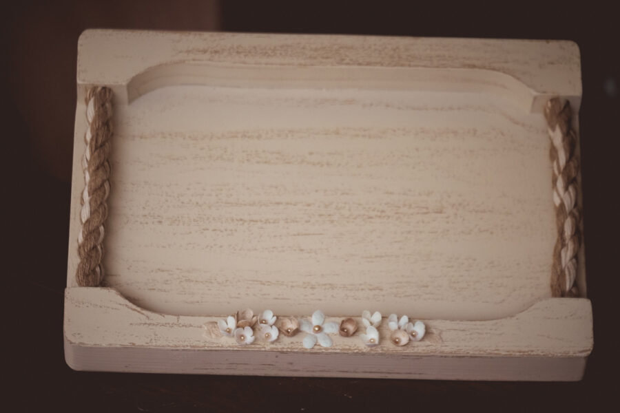 Δίσκος ξύλινος ,καράφα-ποτήρι κρύσταλλο με διακόσμηση | σετ γαμου δίσκος-καράφα-ποτήρι από Velissaria.gr