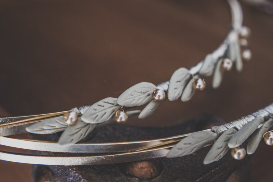 Στέφανα γάμου επίχρυσα με φύλλα πορσελάνης | στέφανα γάμου επίχρυσα από Velissaria.gr