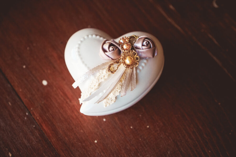 Πορσελάνινο κουτάκι για τις βέρες | για τις βέρες από Velissaria.gr