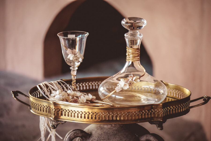 Δίσκος-καράφα-ποτήρι με διακόσμηση | σετ γαμου δίσκος-καράφα-ποτήρι από Velissaria.gr