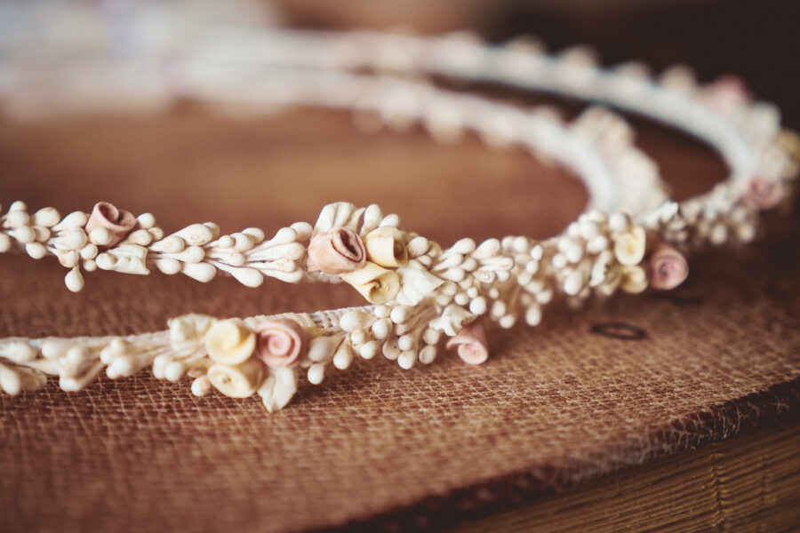 Πορσελάνινα στέφανα γάμου πλεγμένα με μεταξωτό σχοινί | στέφανα γάμου πορσελάνινα - πορσελάνη από Velissaria.gr