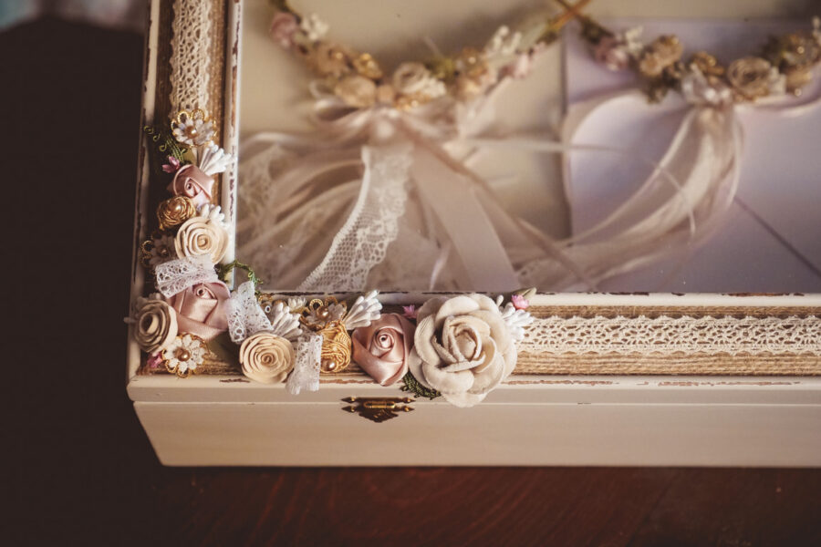 Στεφανοθήκη κουτί | στεφανοθήκες από Velissaria.gr