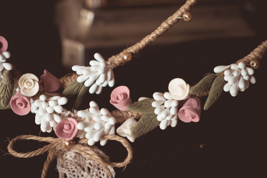 Στέφανα με λινάτσα και πορσελάνη | στέφανα γάμου πορσελάνινα - πορσελάνη από Velissaria.gr