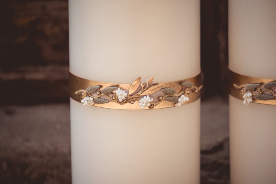 | κηροπήγια λαμπάδες από Velissaria.gr