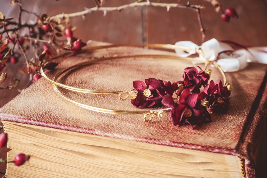 | στέφανα γάμου επίχρυσα από Velissaria.gr