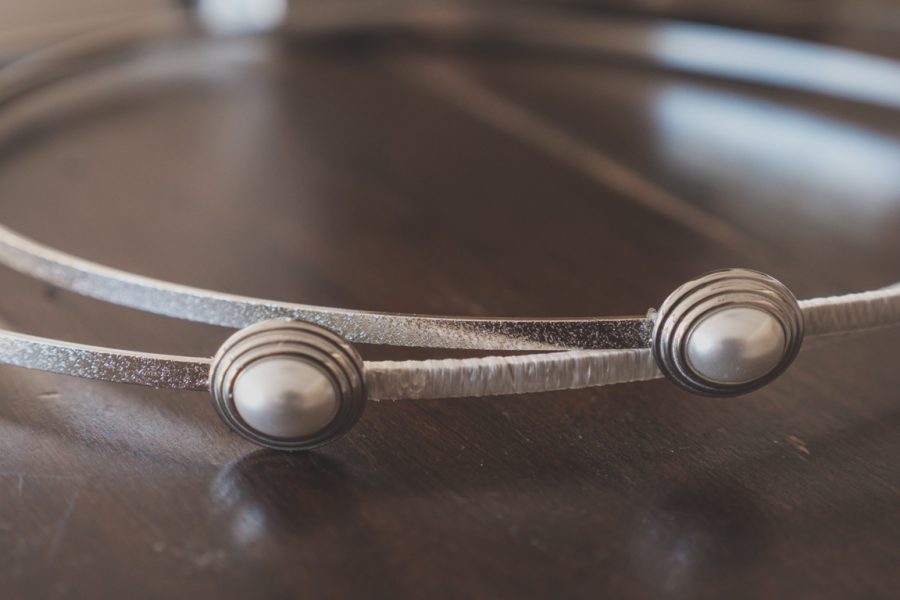 Επάργυρα στέφανα με μεταξωτό σχοινί και επάργυρο στοιχείο | στέφανα γάμου επάργυρα από Velissaria.gr