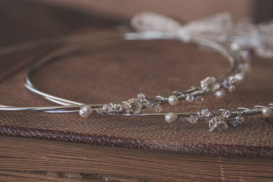 Στέφανα γάμου επάργυρα με διακόσμηση στο πλάι | στέφανα γάμου επάργυρα από Velissaria.gr