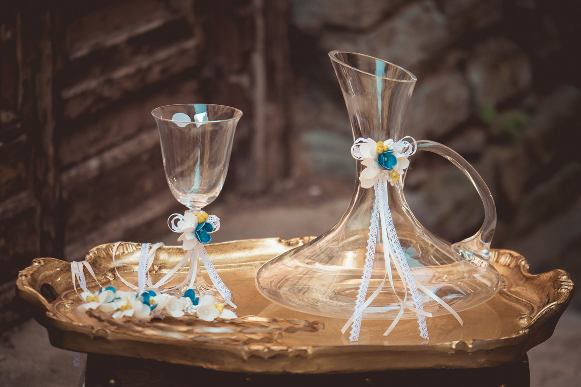 Στέφανα γάμου με επάργυρη-επίχρυση βέργα και μεταξωτά λουλούδια | στέφανα γάμου μεταξωτά από Velissaria.gr