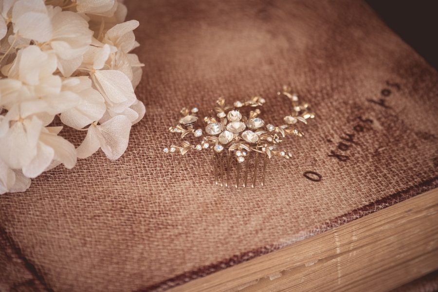 | νυφικές κουάφ από Velissaria.gr