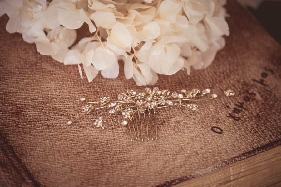 | νυφικές κουάφ από Velissaria.gr