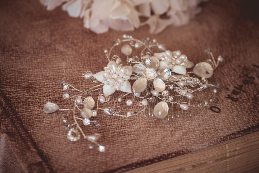 | νυφικές κουάφ από Velissaria.gr