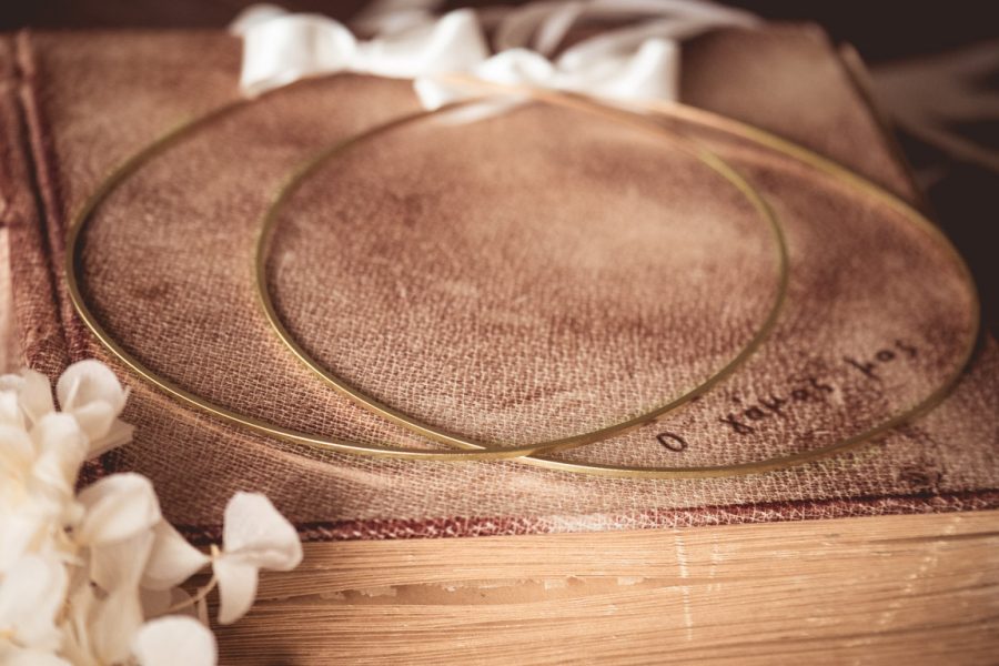 | στέφανα γάμου επίχρυσα από Velissaria.gr